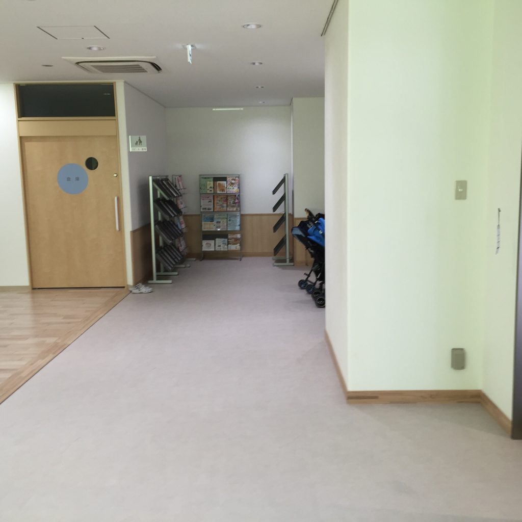 ベビーカー置き場