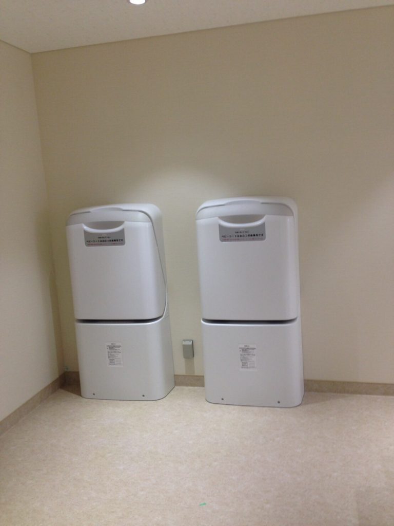 おむつ替えベッド